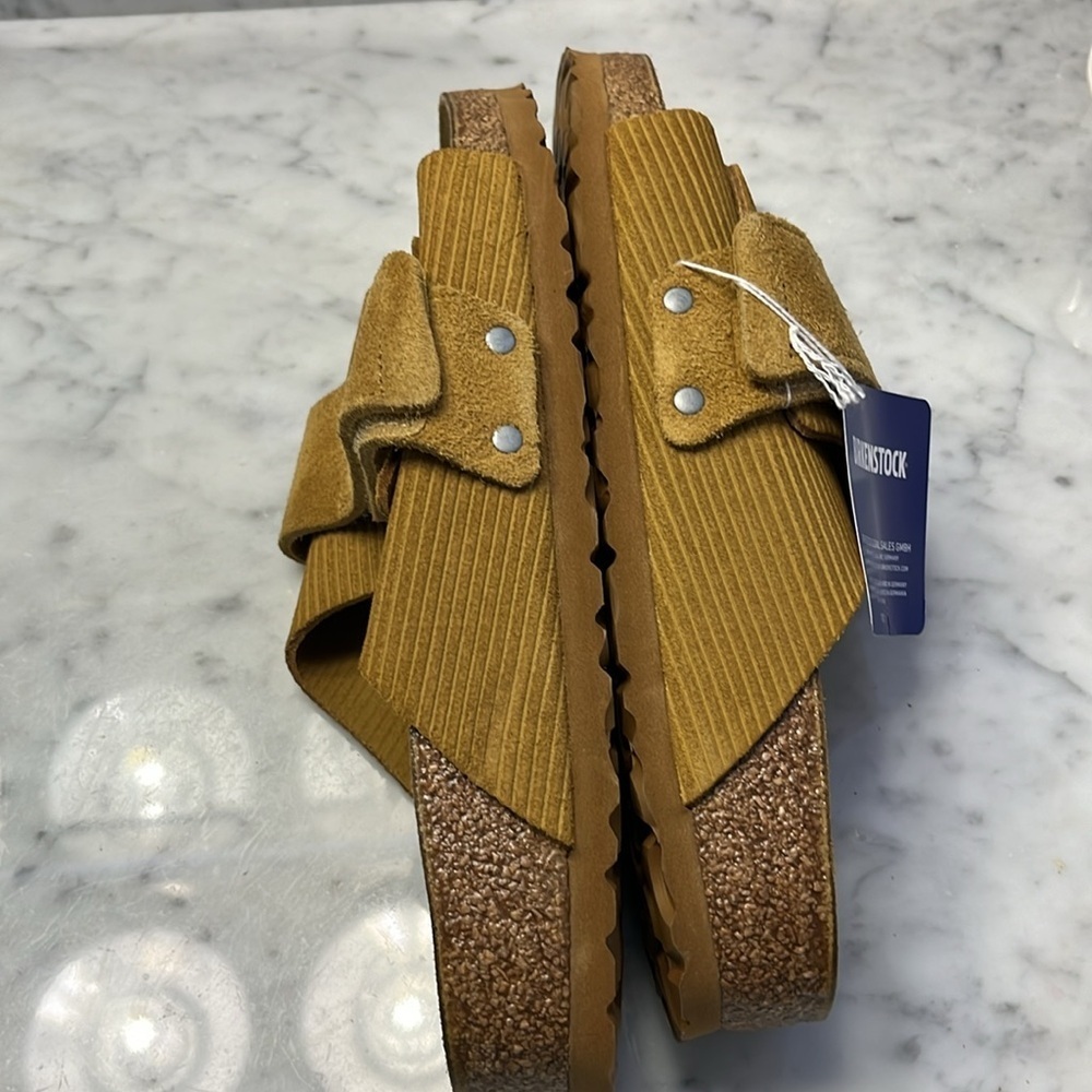Birkenstock Kyoto Suede Embossed Sandal Size 9 NWT - Picture 8 of 13